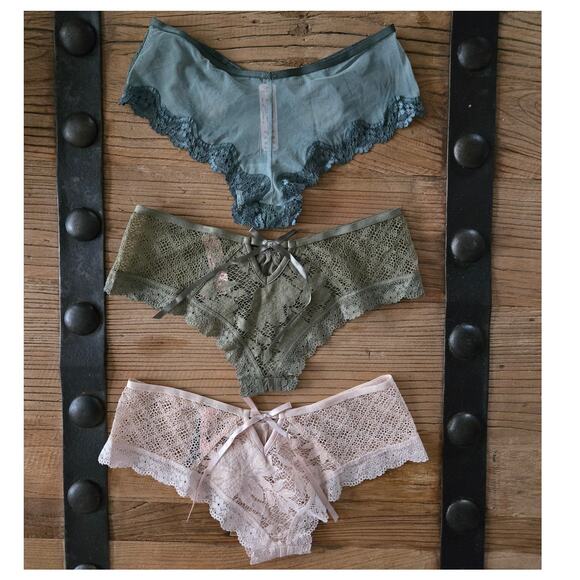 Victoria's Secret Very Sexy Cheeky Hipster Panty Bundle sz xSmall New - Picture 3 of 4